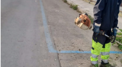 Intervento di taglio dell'erba presso le marine del Comune di Ugento. Lido Ma...